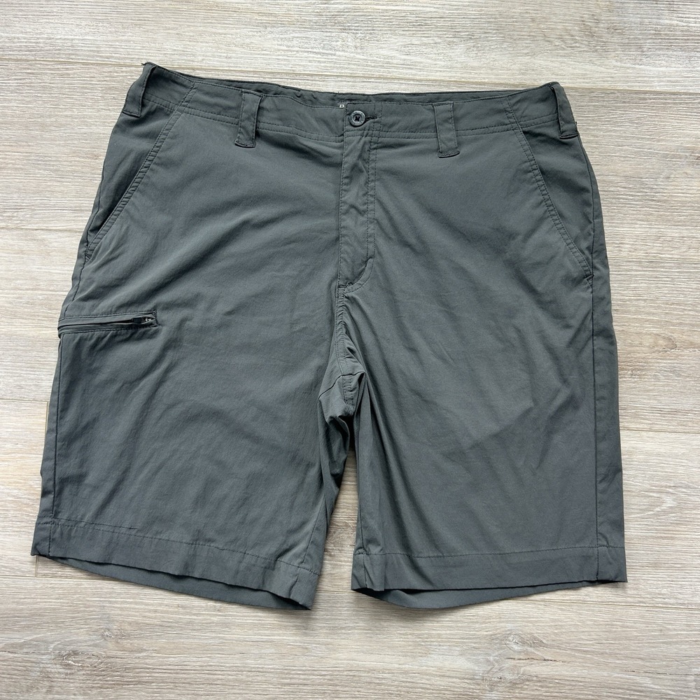 Royal Robbins Shorts Men`s 36x10 Gray Short Hiking Outdoor Camping